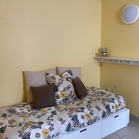 Maison Spacieuse Et Confortable 100M2 Avec Jardin Val-de-Reuil Екстер'єр фото